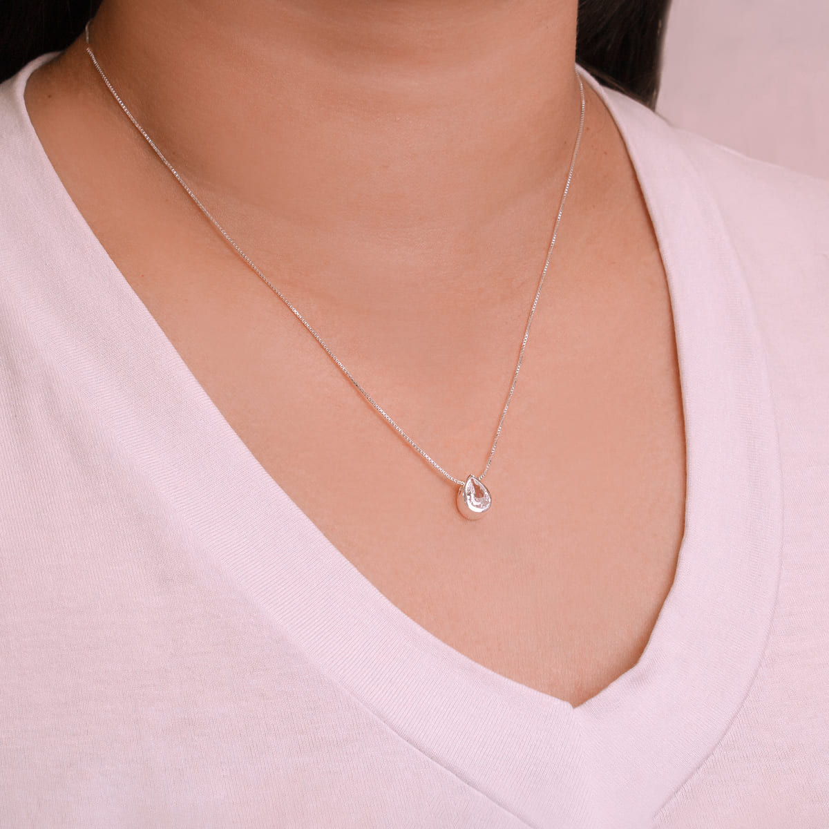 Colar Gota Embutida